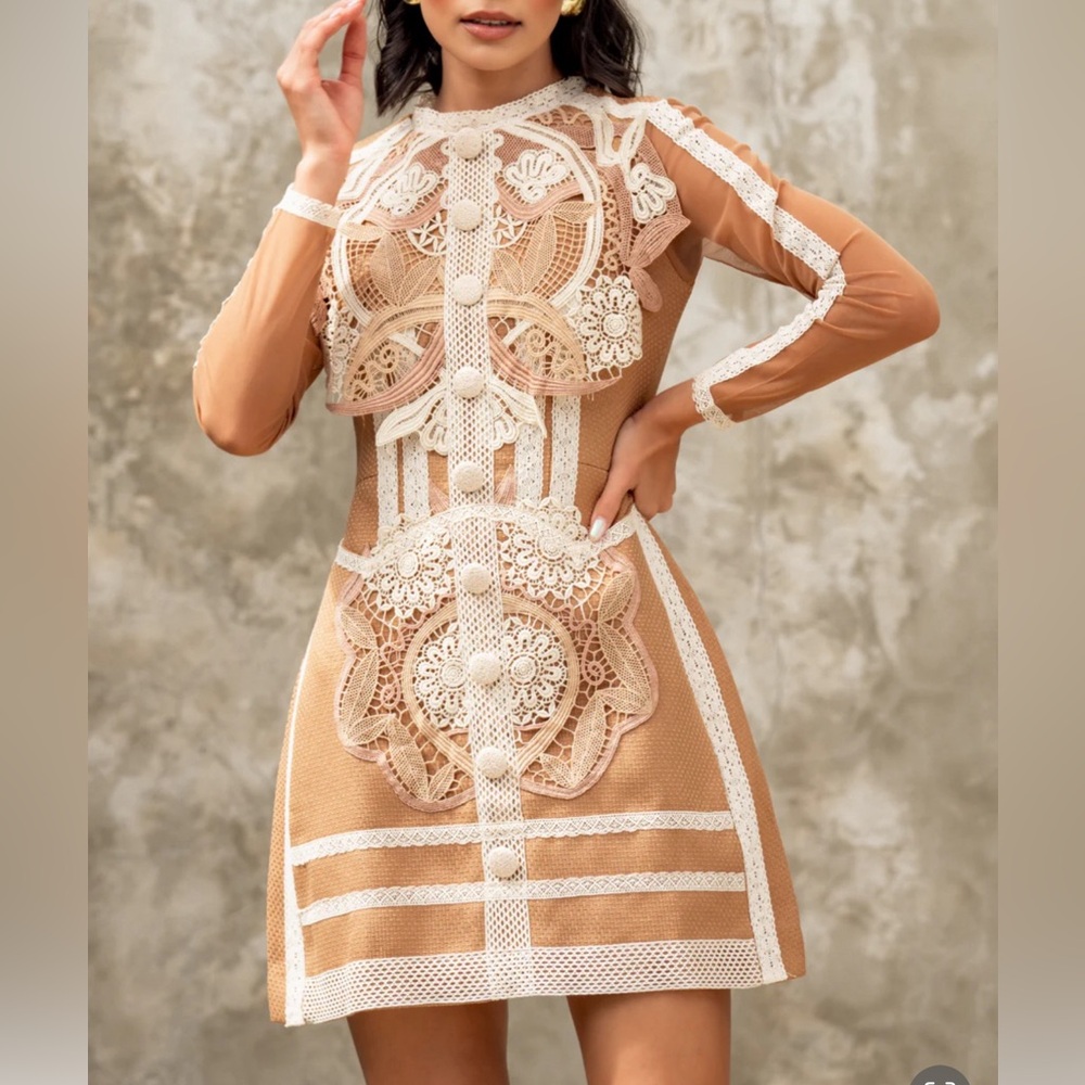 3D EMBROIDERED SHORT DRESS